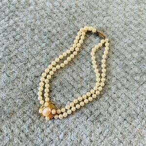 beautiful vintage faux pearl choker gold pendant costume necklace retro classy